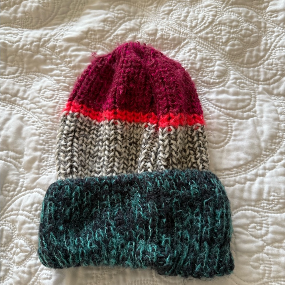 American Eagle Colorful Knit Women’s Beanie Cozy Fall Gorpcore